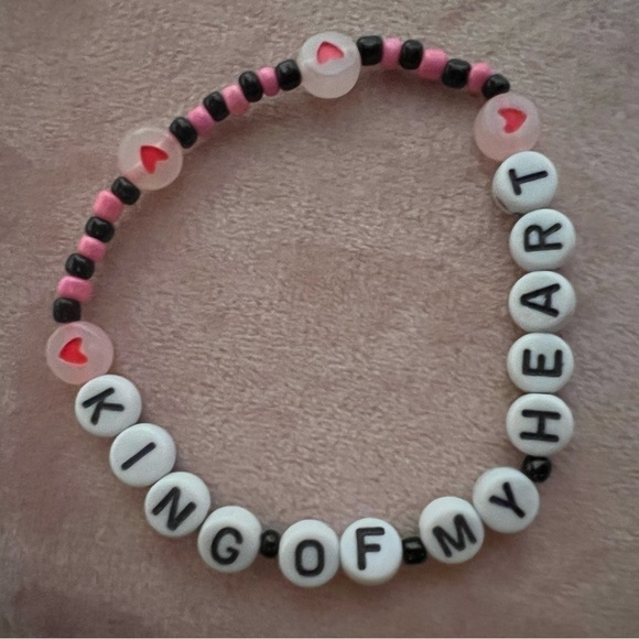 Taylor Swift Friendship Bracelet - Picture 4 of 4